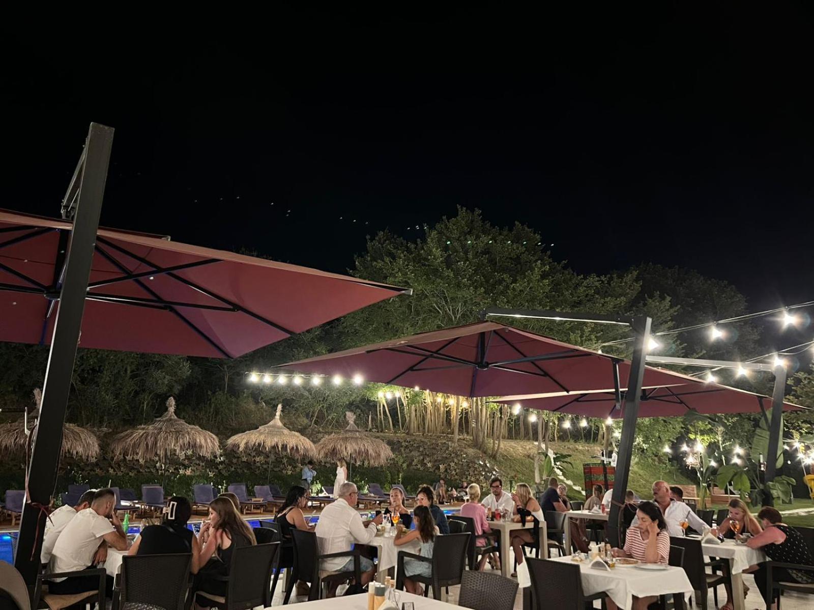 Olivia'S Hill Resort Kryemëdhenji Exterior photo