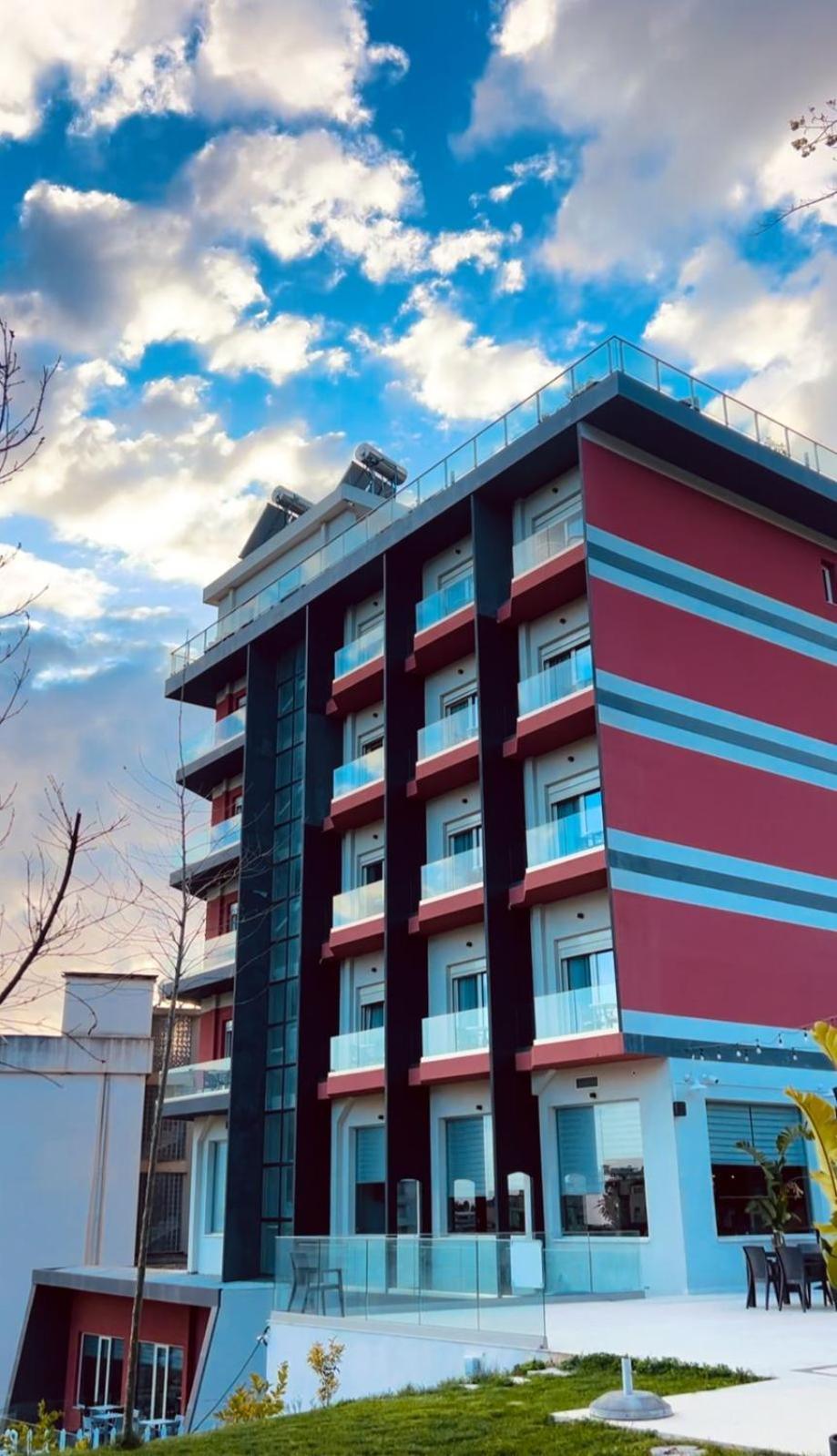 Olivia'S Hill Resort Kryemëdhenji Exterior photo